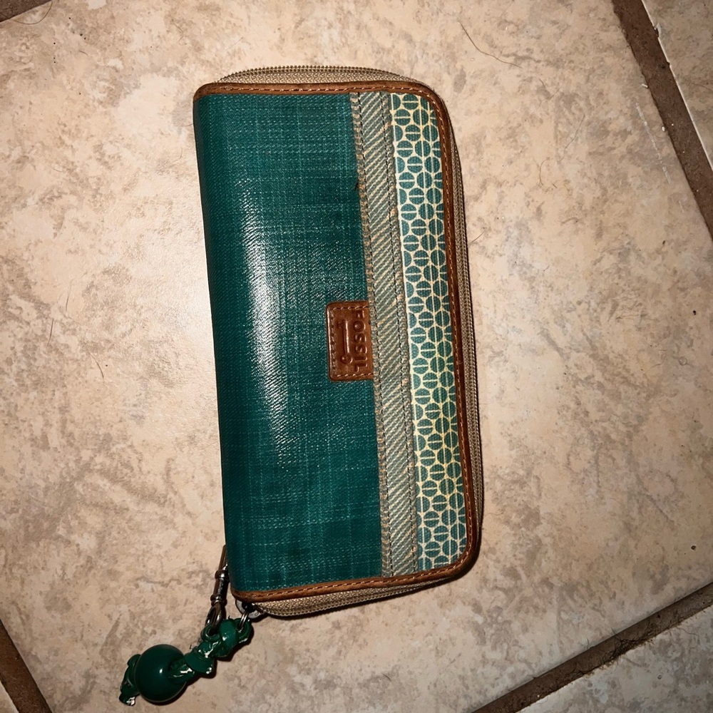 Fossil wallet